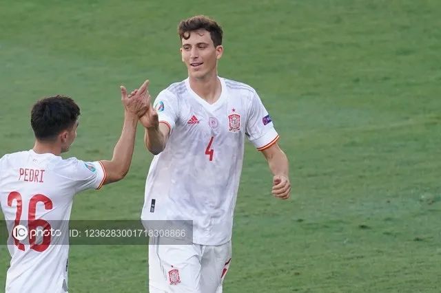 澳大利亚队不断突破！，莱万多夫斯基连续十场比赛得分超过夺冠观众掌声雷动(阿根廷对澳大利亚直播回放)