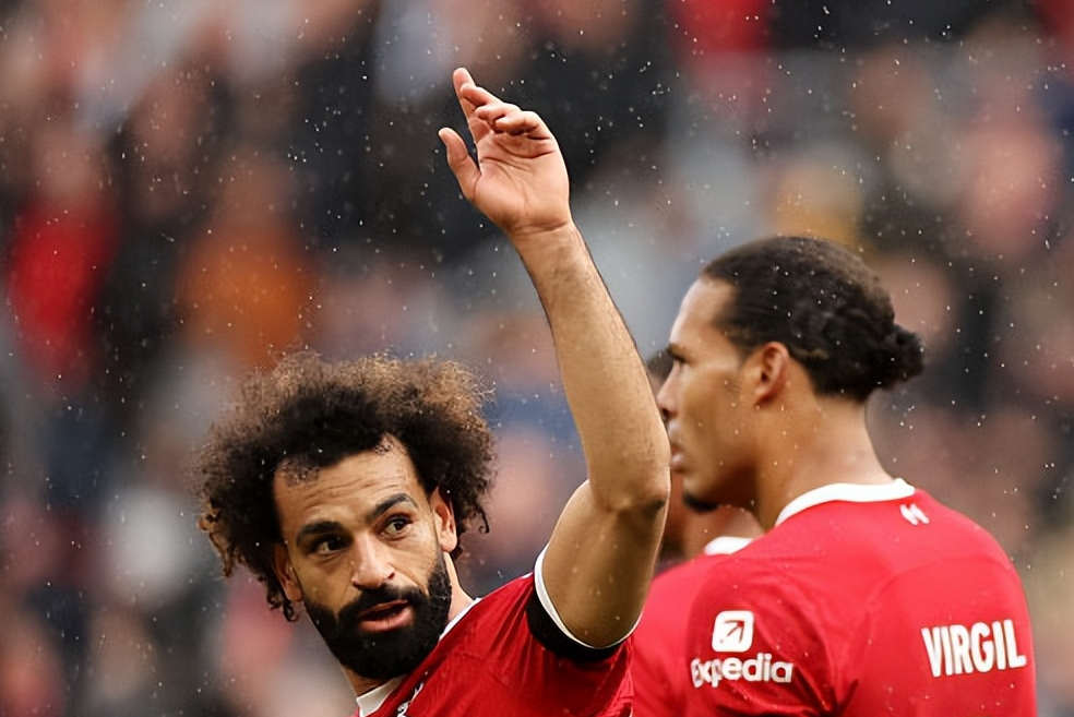 包含萨拉赫赛事官方发布突破纪录新规，美国队争议不断！的词条